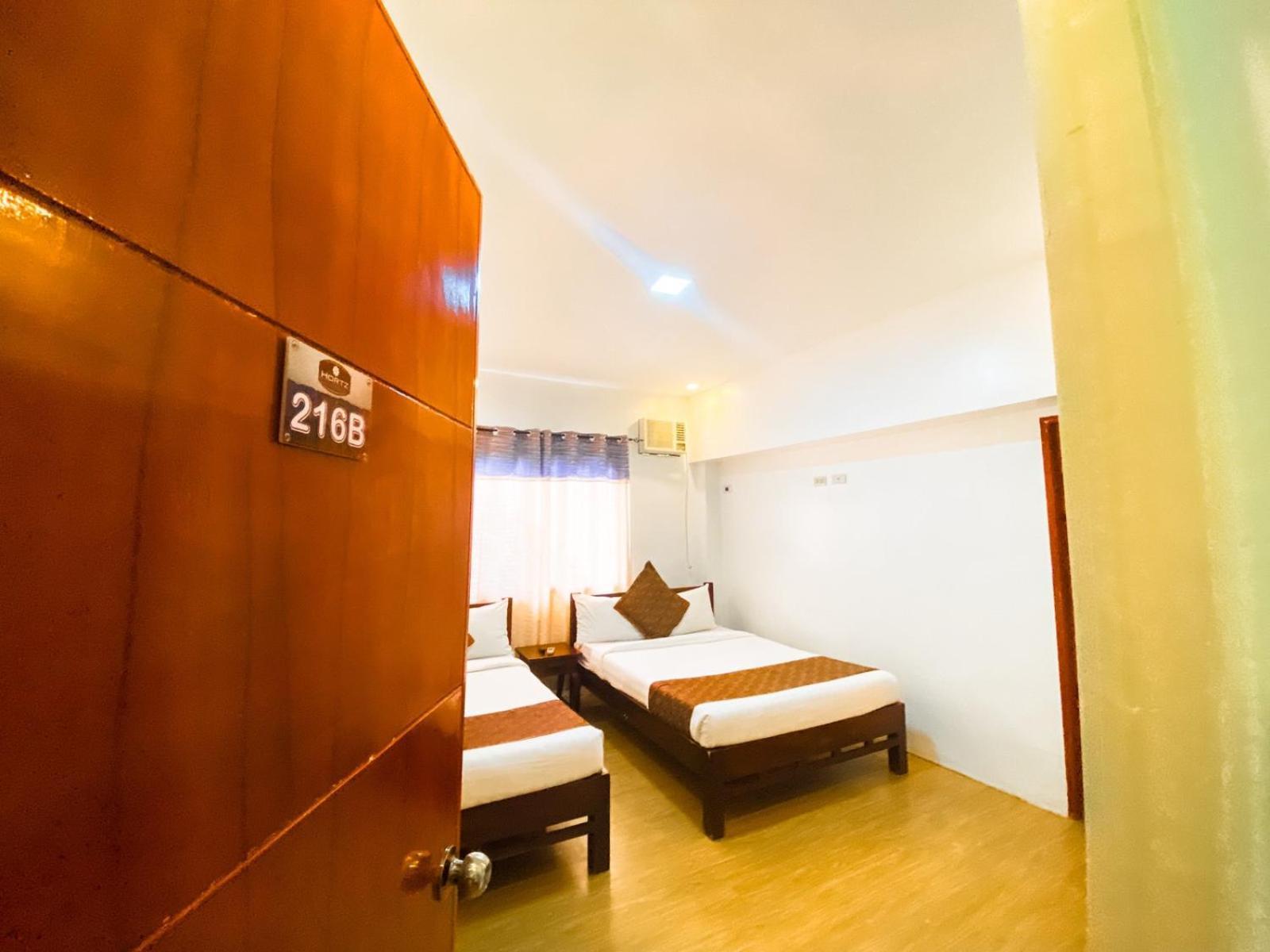 Hortz Hotels And Resorts Tagaytay City Exterior foto